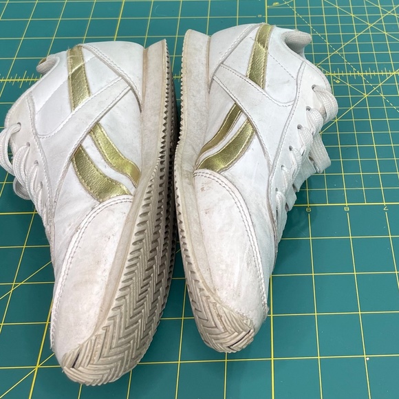 Reebok - White sneakers - Children's size 3.5 - Picture 3 of 7